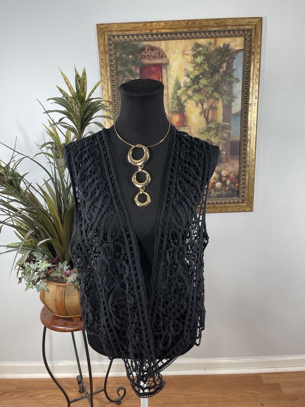 Chico’s Black Crochet Lace Open Front Vest Size 2 Boho Layering Duster Top Y2K